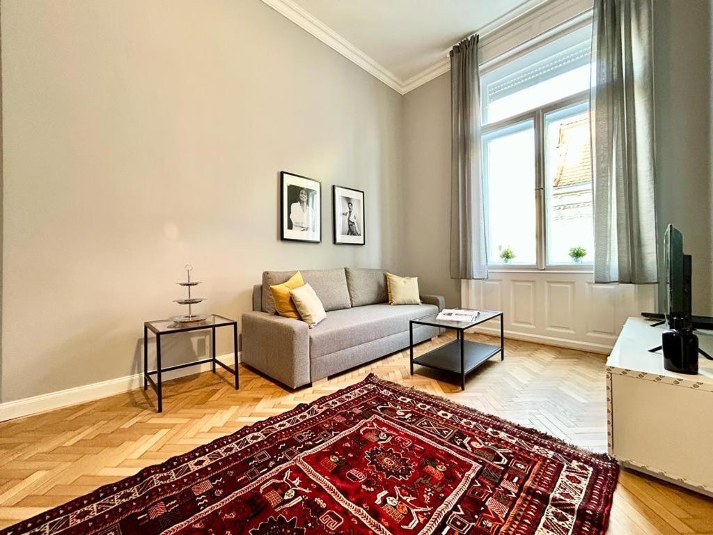 Gellert Danube Panorama Apartment view 5