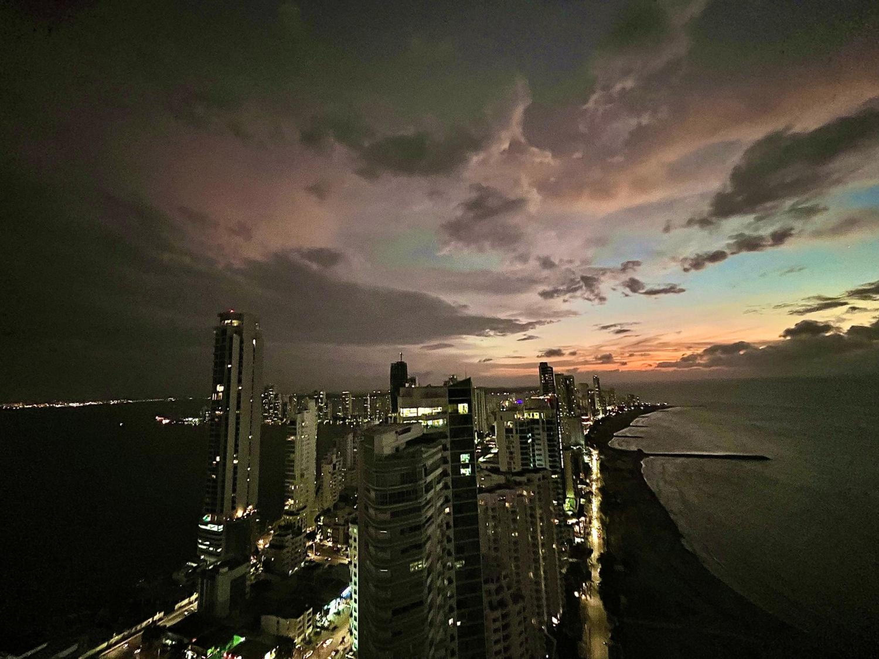 Duplex piso 34 frente al mar