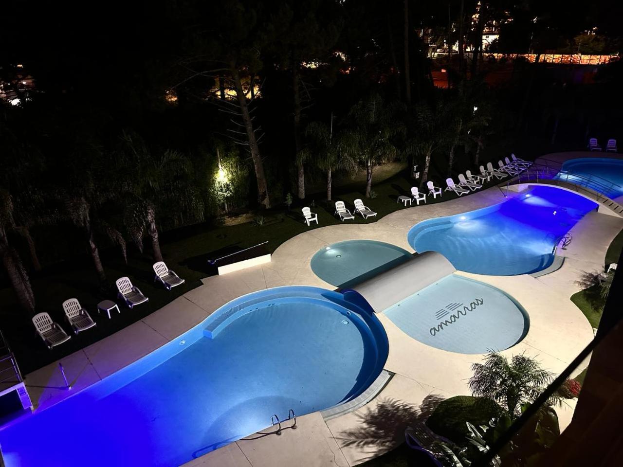 Departamento con vista a la piscina
