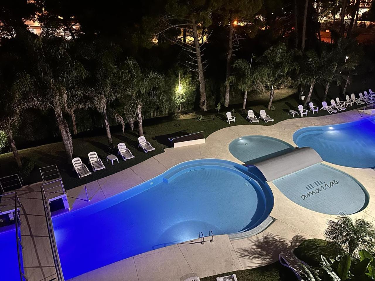 Departamento con vista a la piscina