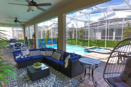 Magical Muggle Mansion Pool & Spa Sleeps 23 view 2