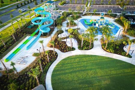 Magical Muggle Mansion Pool & Spa Sleeps 23 view 5