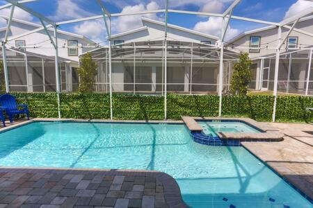 Magical Muggle Mansion Pool & Spa Sleeps 23 view 4