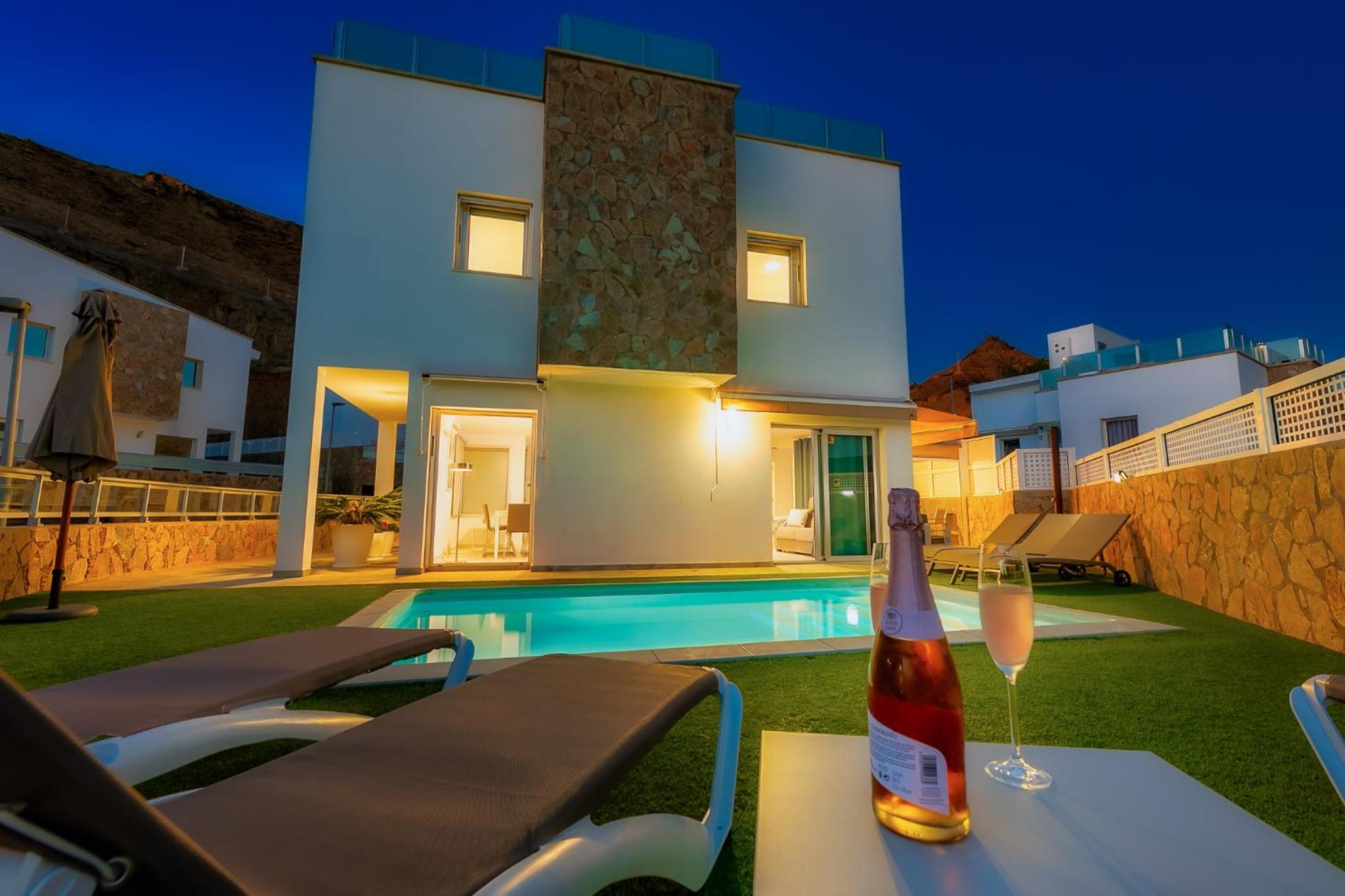 Villa Rosa-Soleada Villa Privada con Piscina Climatizada & WIFI en Tauro-Mogán