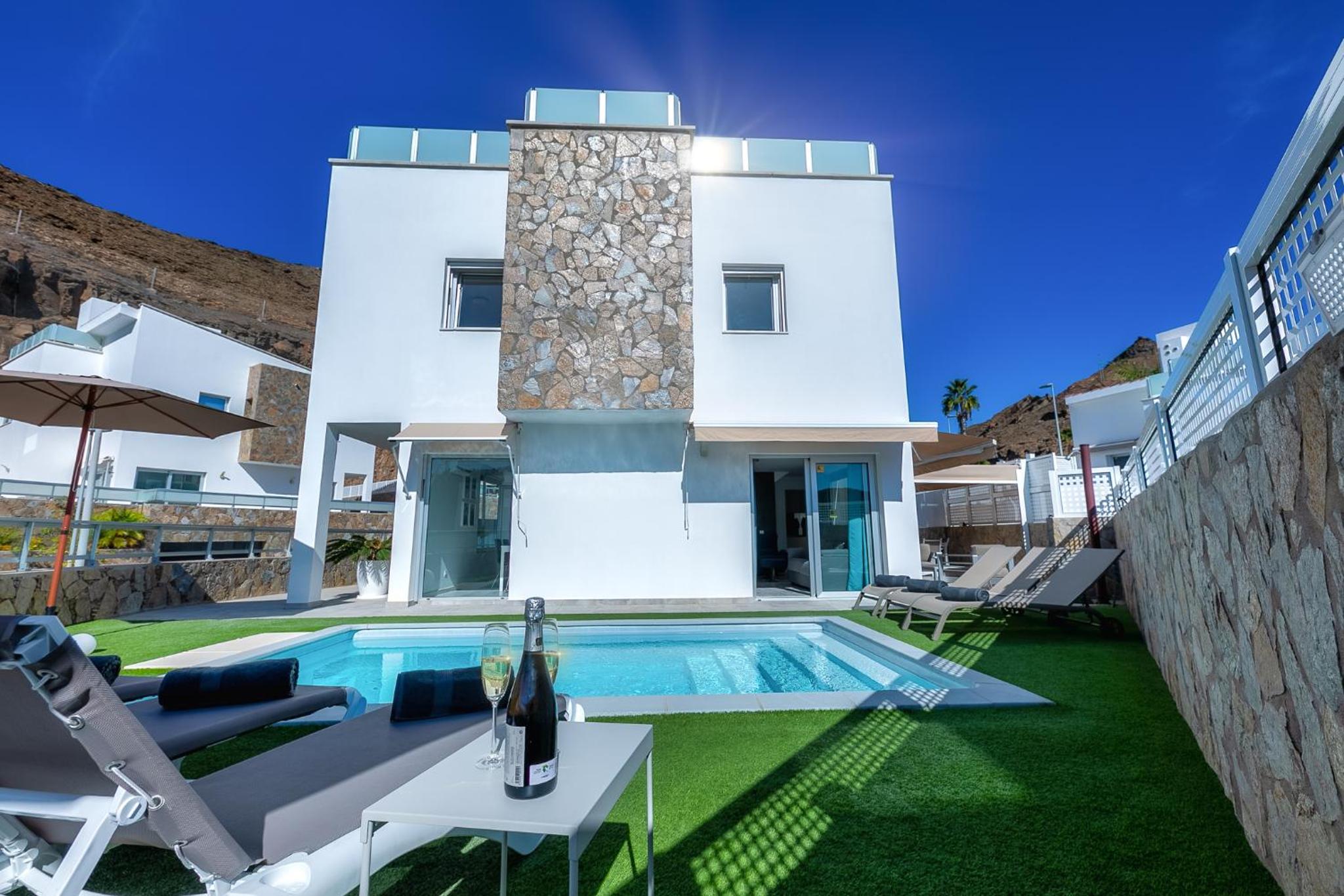 Villa Rosa-Soleada Villa Privada con Piscina Climatizada & WIFI en Tauro-Mogán
