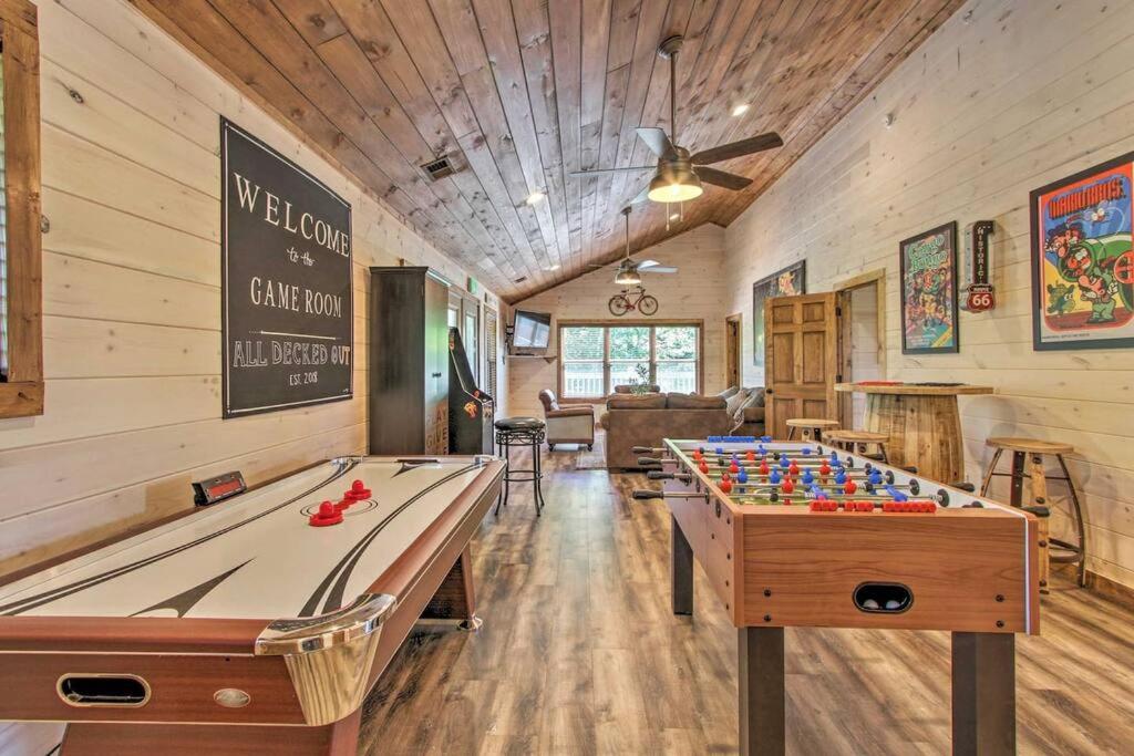 The All Decked Out 5 Minutes to Dollywood! 6Bedroom sleeps 24 with Game Room, Hot Tub view 3