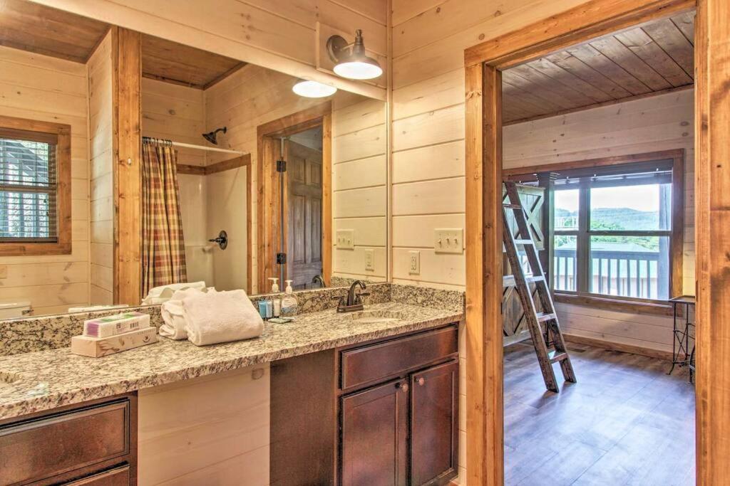 The All Decked Out 5 Minutes to Dollywood! 6Bedroom sleeps 24 with Game Room, Hot Tub view 4