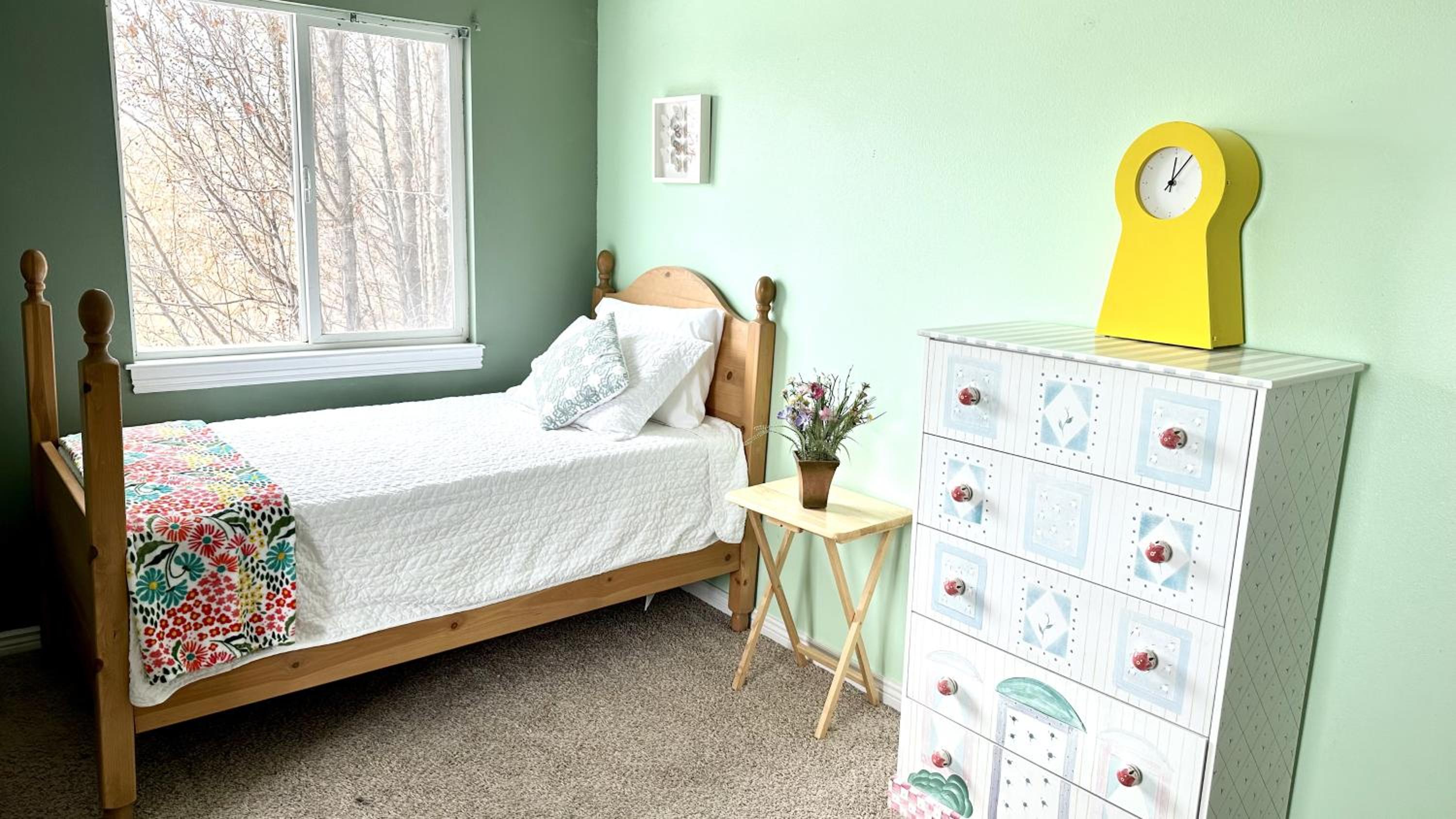 Sleeps 20! Rare Family Friendly House. view 4