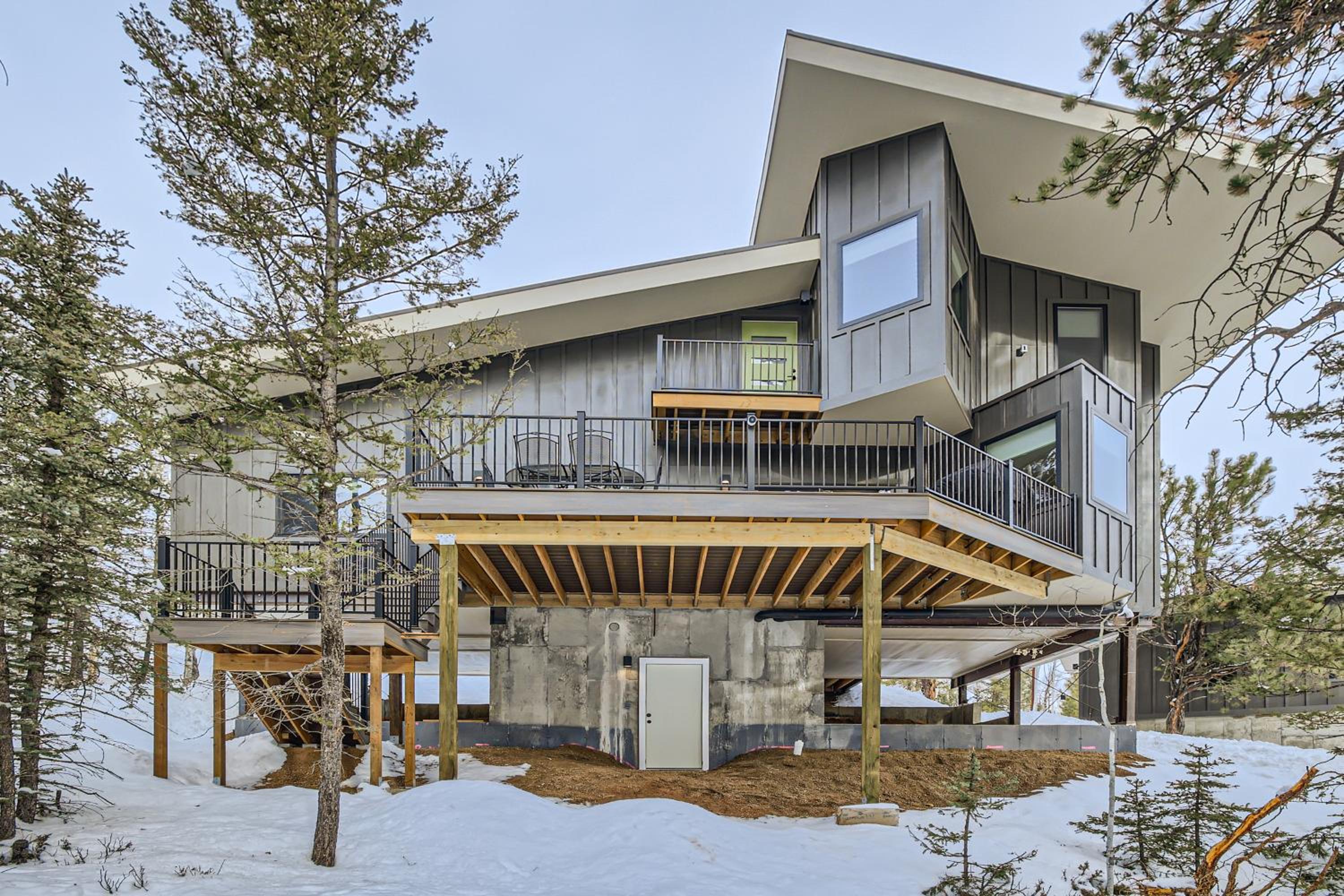 The Stilt House, Sanctuary in Colorado Mountains view 3