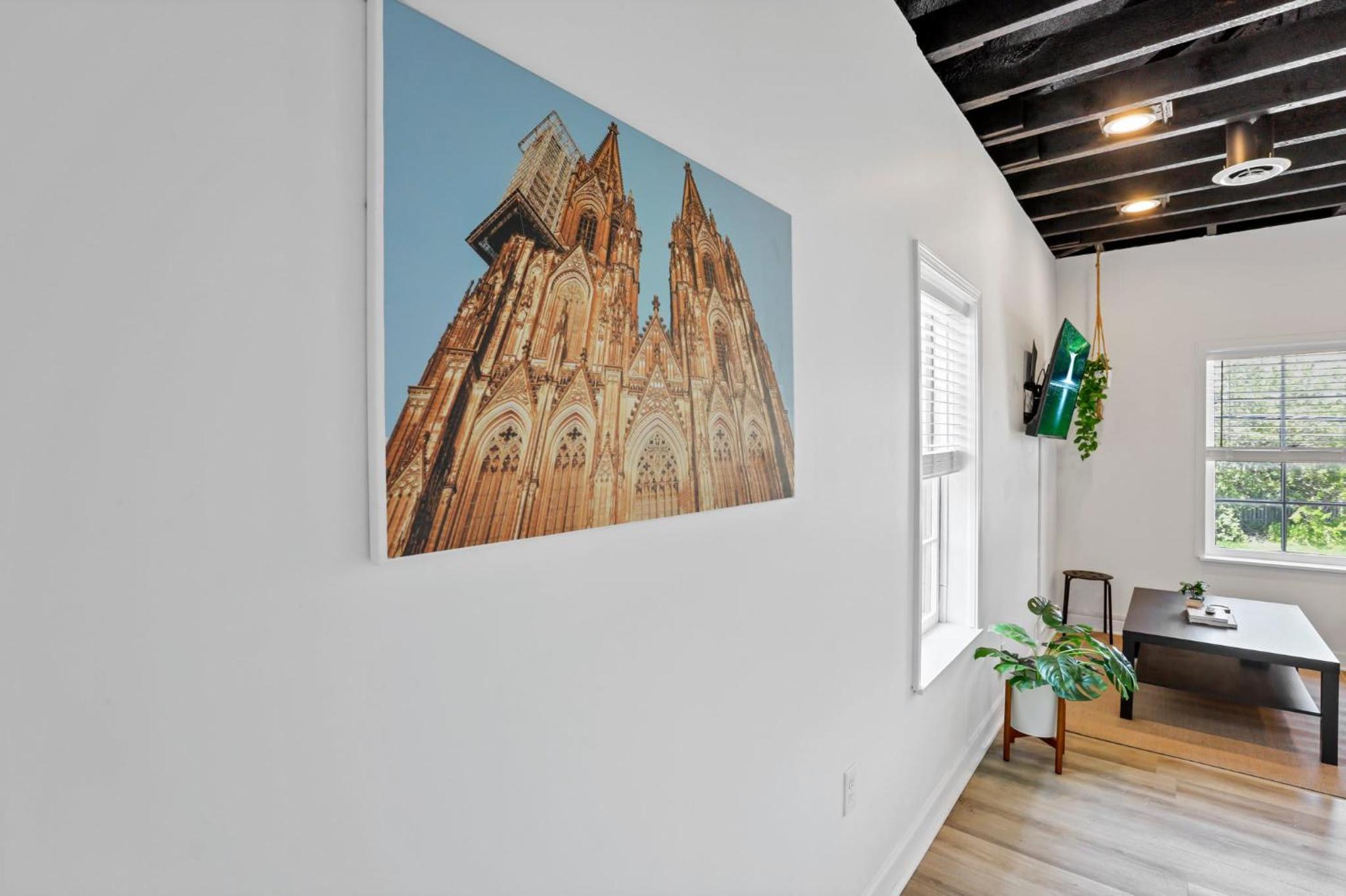 Housepitality - The City View Suite view 4