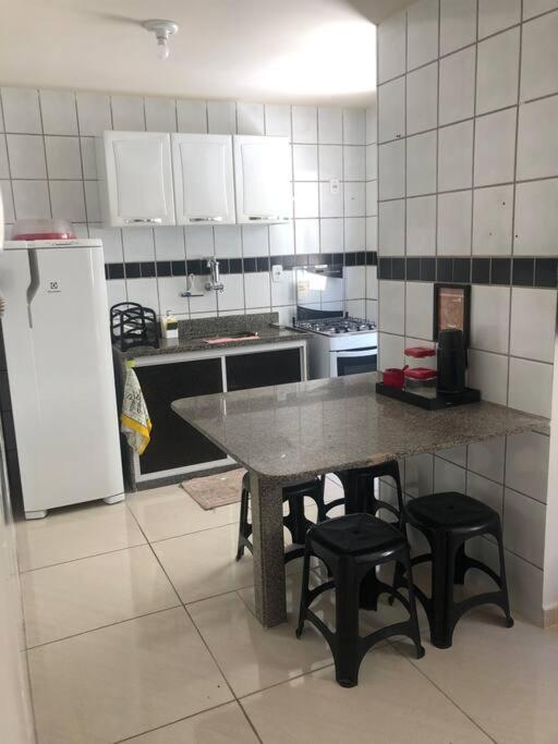 Apartamento Completo - 2 Quartos na Praia do Morro e Garagem - WiFi Fibra