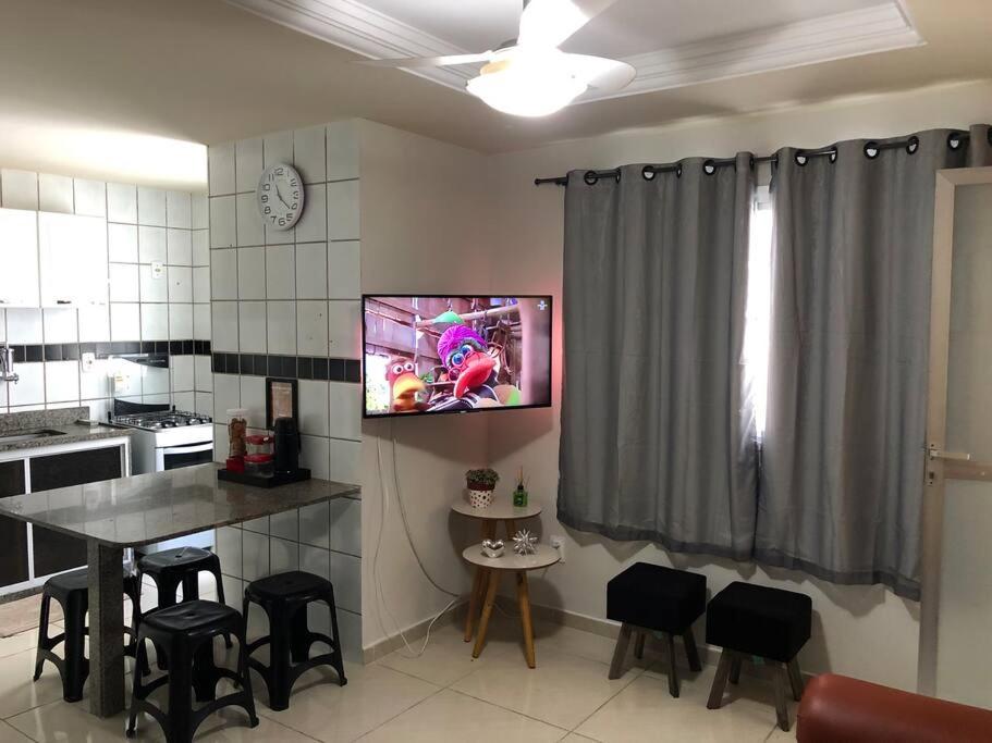 Apartamento Completo - 2 Quartos na Praia do Morro e Garagem - WiFi Fibra