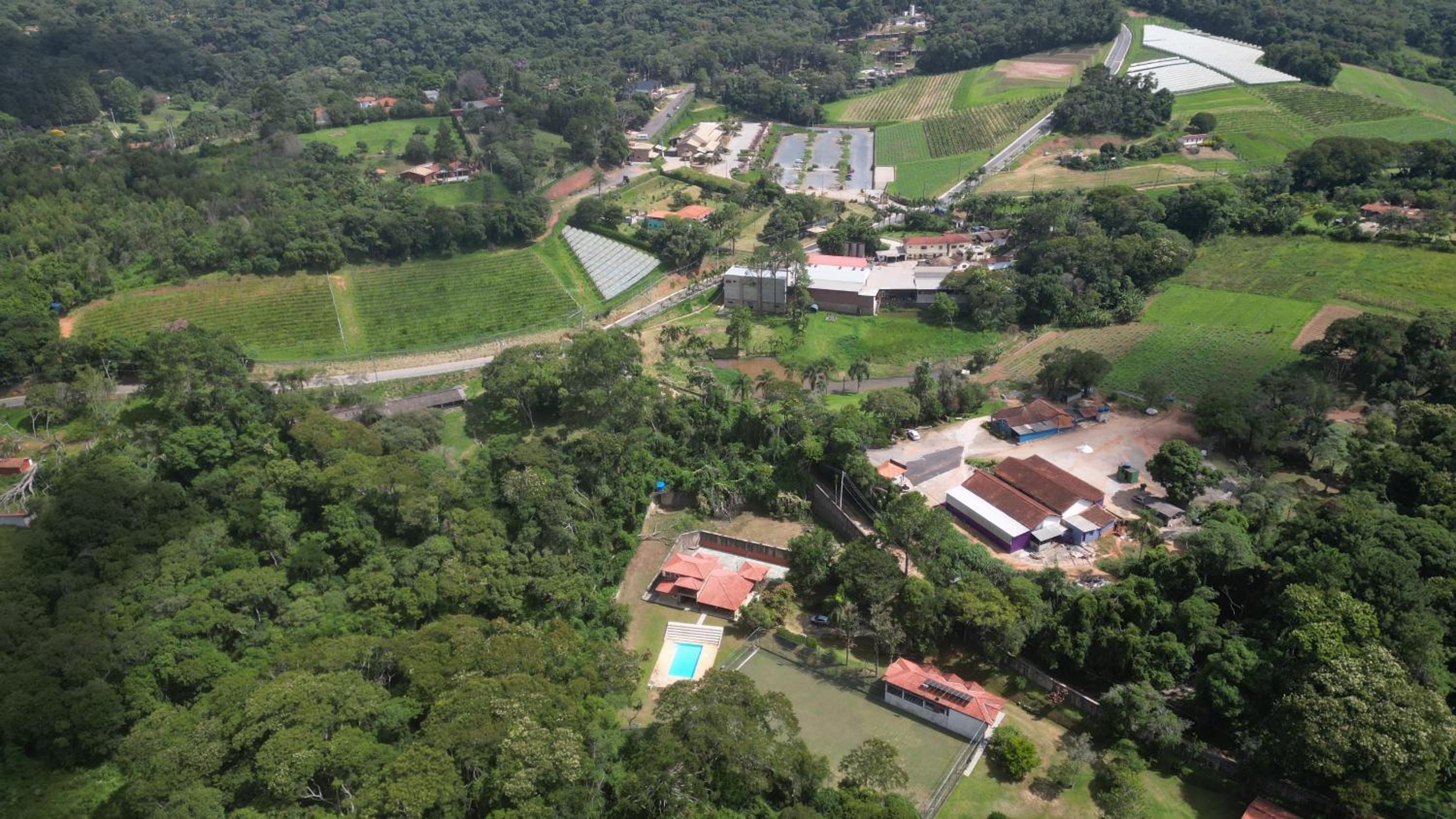 Sitio Recanto Feliz na Estrada do Vinho km 4,5 - Sao Roque