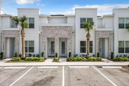 Trendy Thematic 3BR Townhouse with Private Pool
