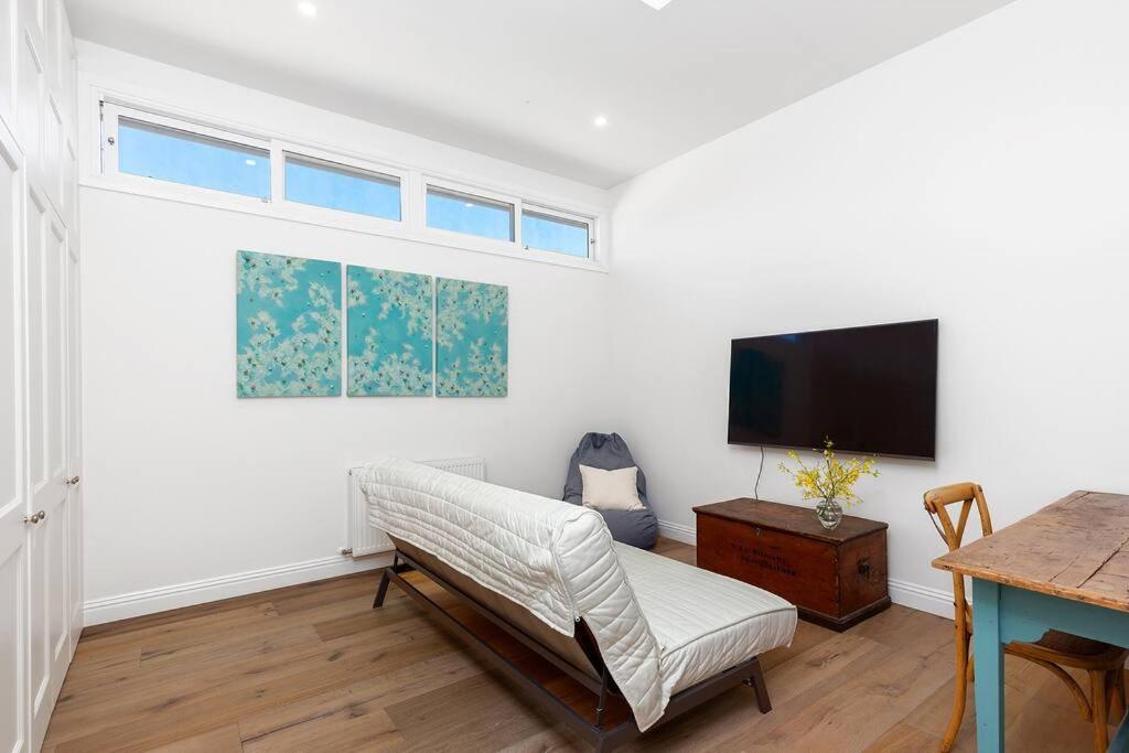 Point Leo Luxury Beach House - Point Leo