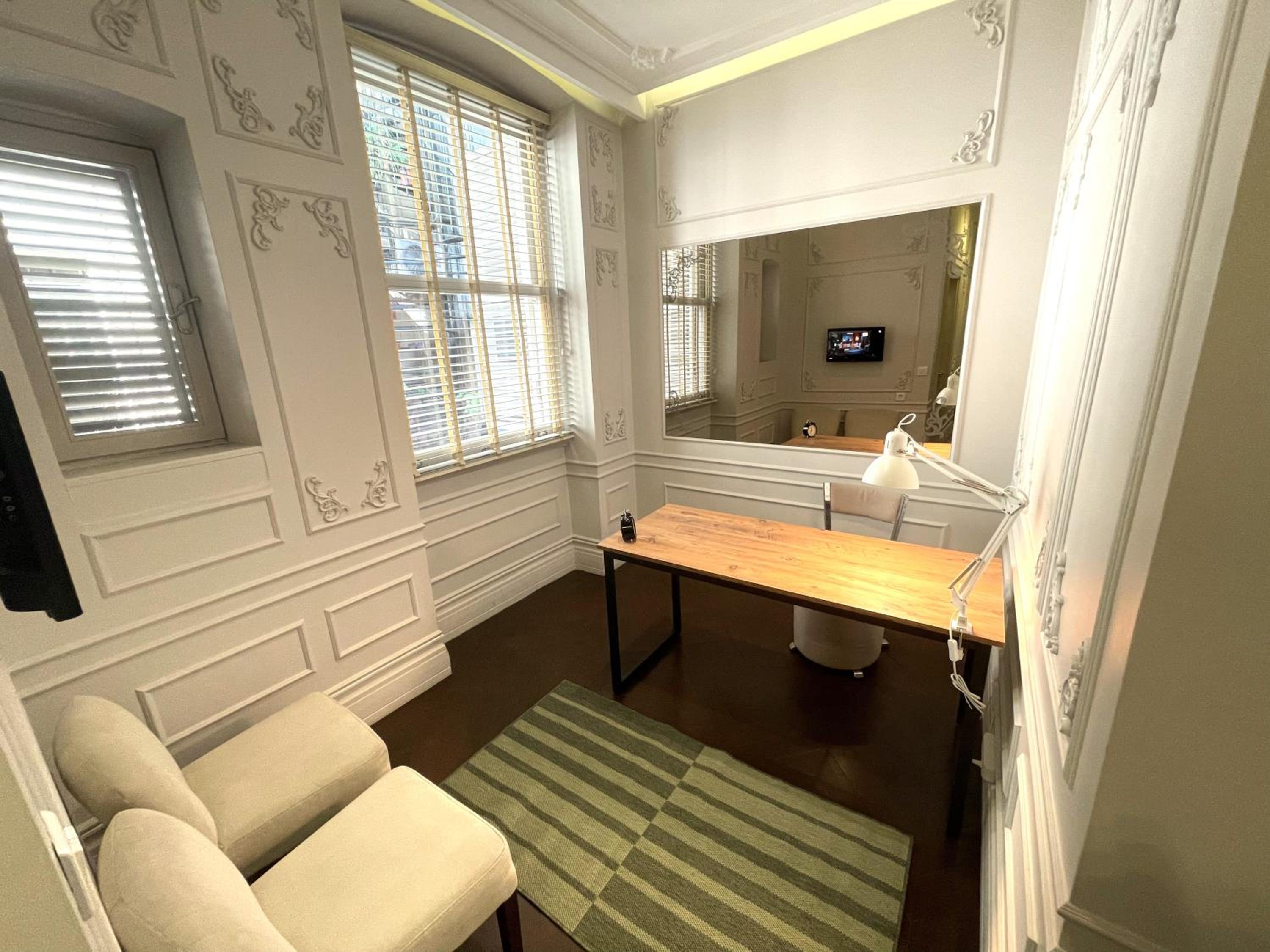 Fuga Hotel Constantinidis