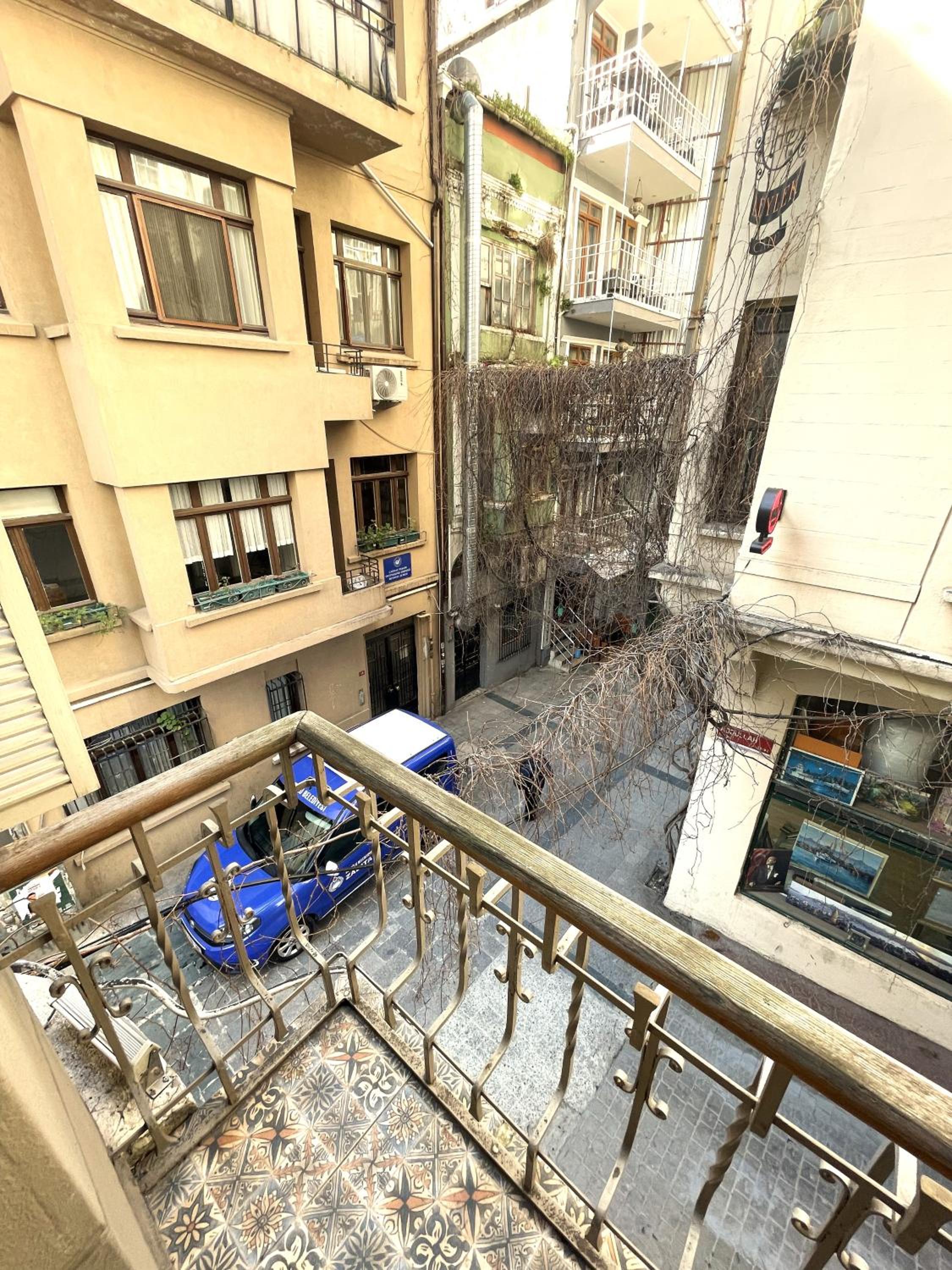 Fuga Hotel Constantinidis
