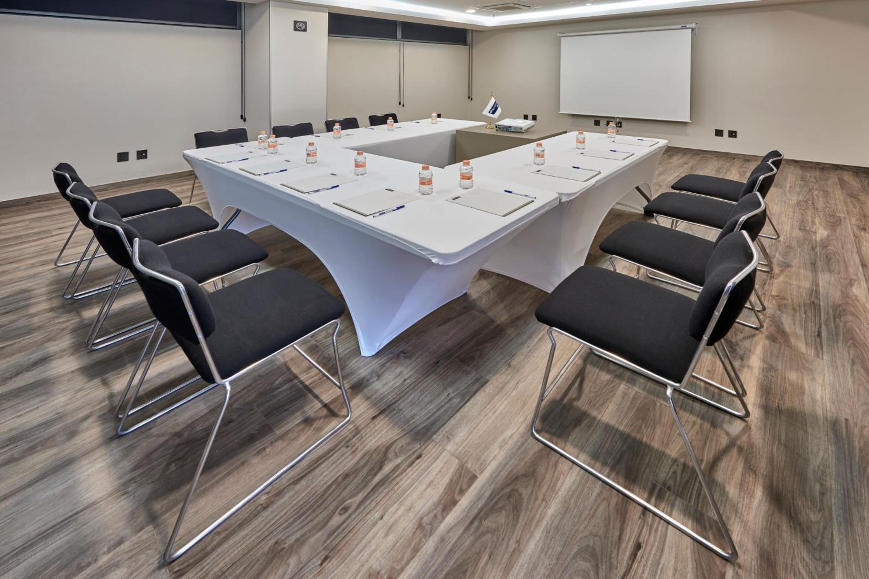 Tampico Vacations - City Express Plus by Marriott Tampico - Property Image 1