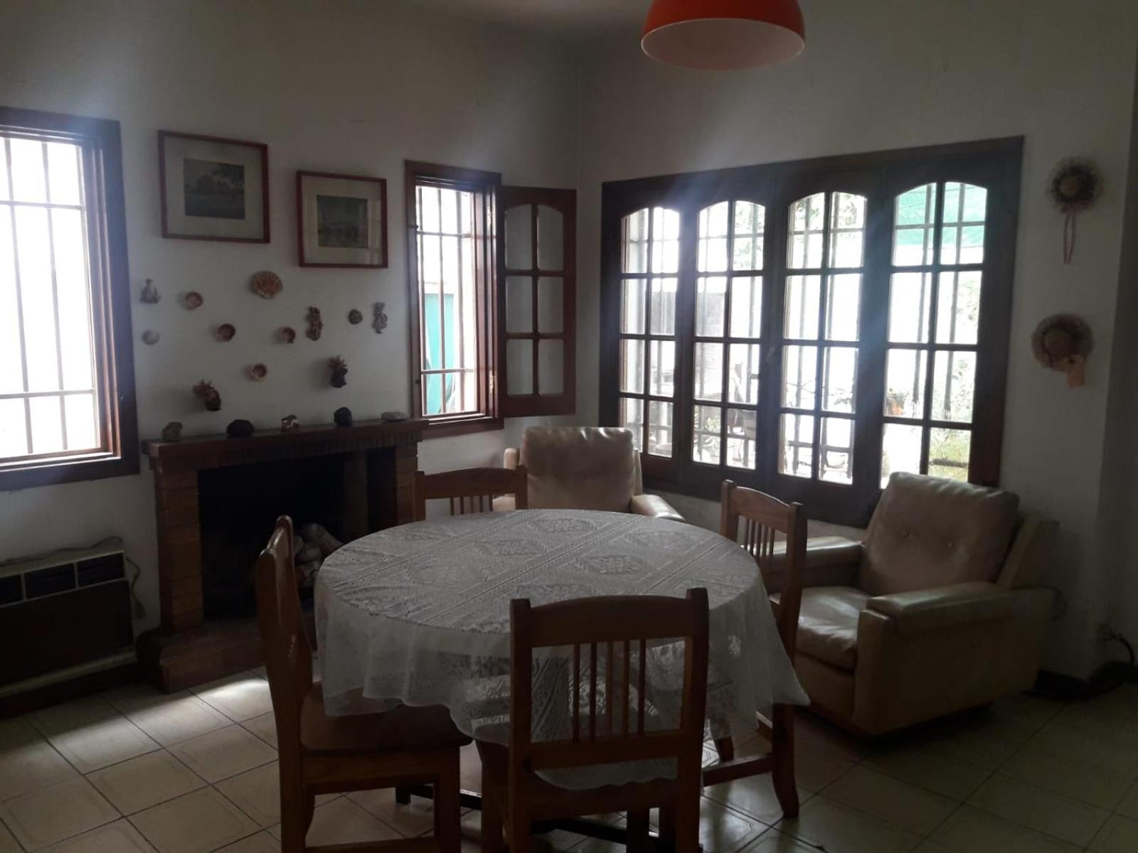 CHALET COLONIAL DE 2 PISOS