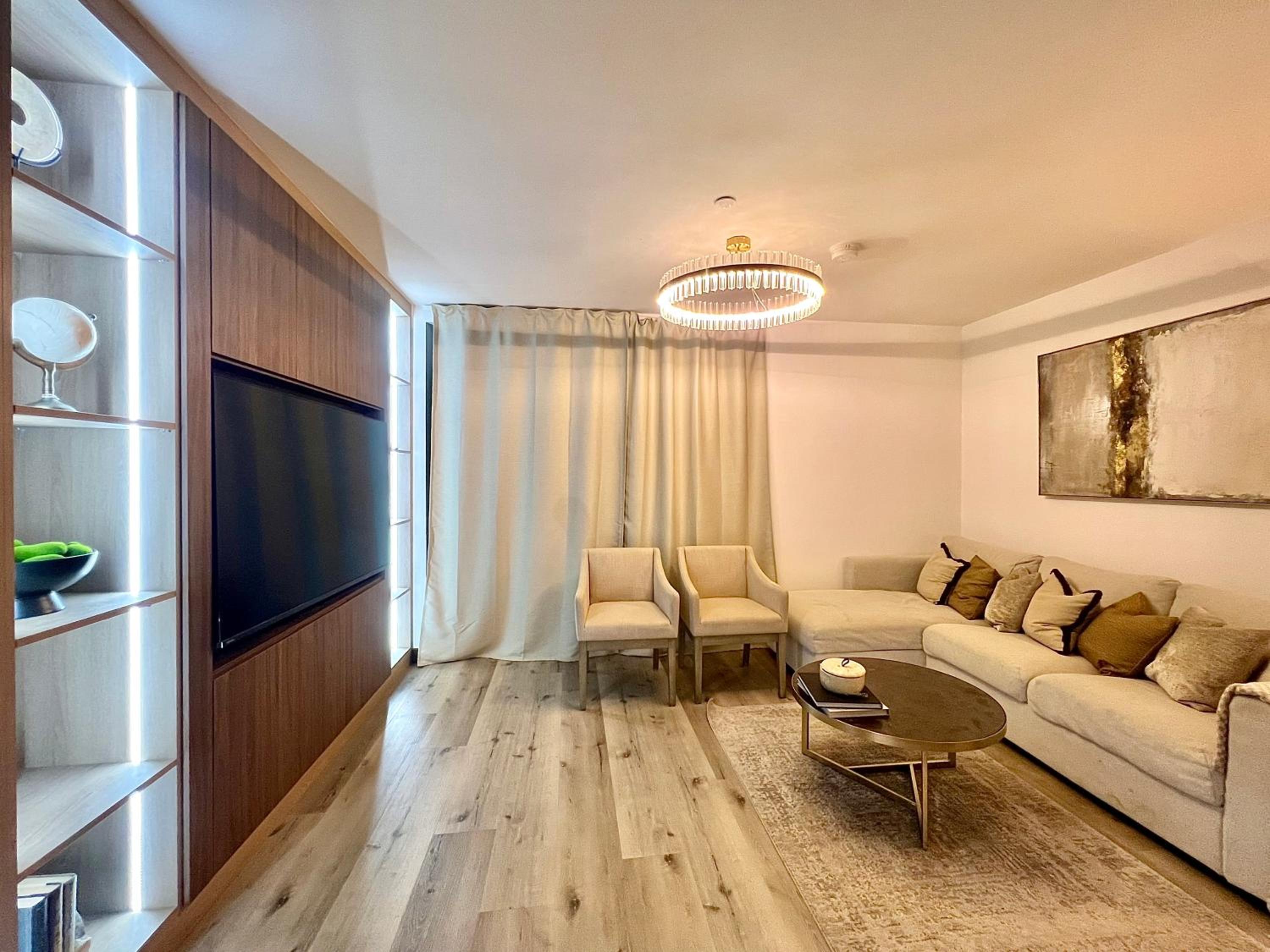 Luxury Heathrow 2 Bedroom New Build Apartment