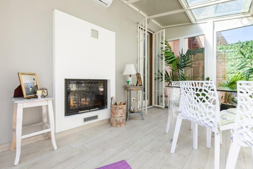 Elegant Triplex Townhouse with Luxe Terrace