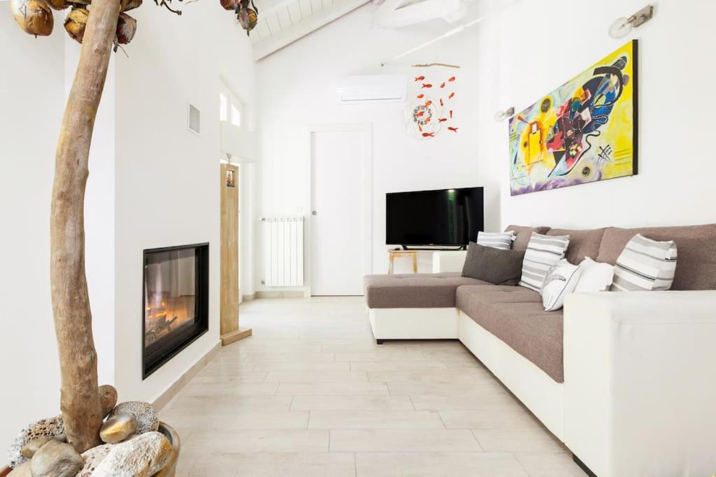 Elegant Triplex Townhouse with Luxe Terrace