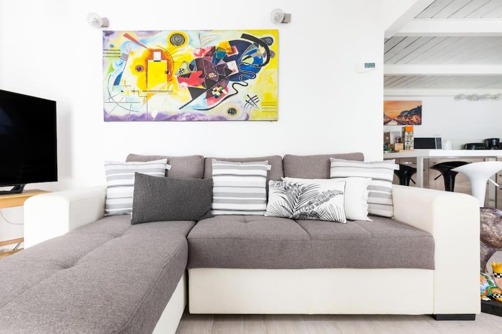 Elegant Triplex Townhouse with Luxe Terrace