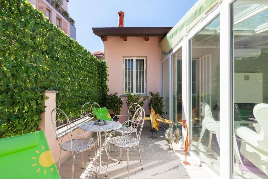 Elegant Triplex Townhouse with Luxe Terrace