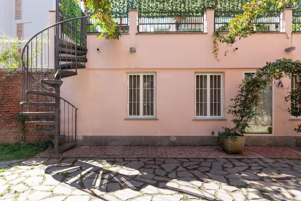 Elegant Triplex Townhouse with Luxe Terrace