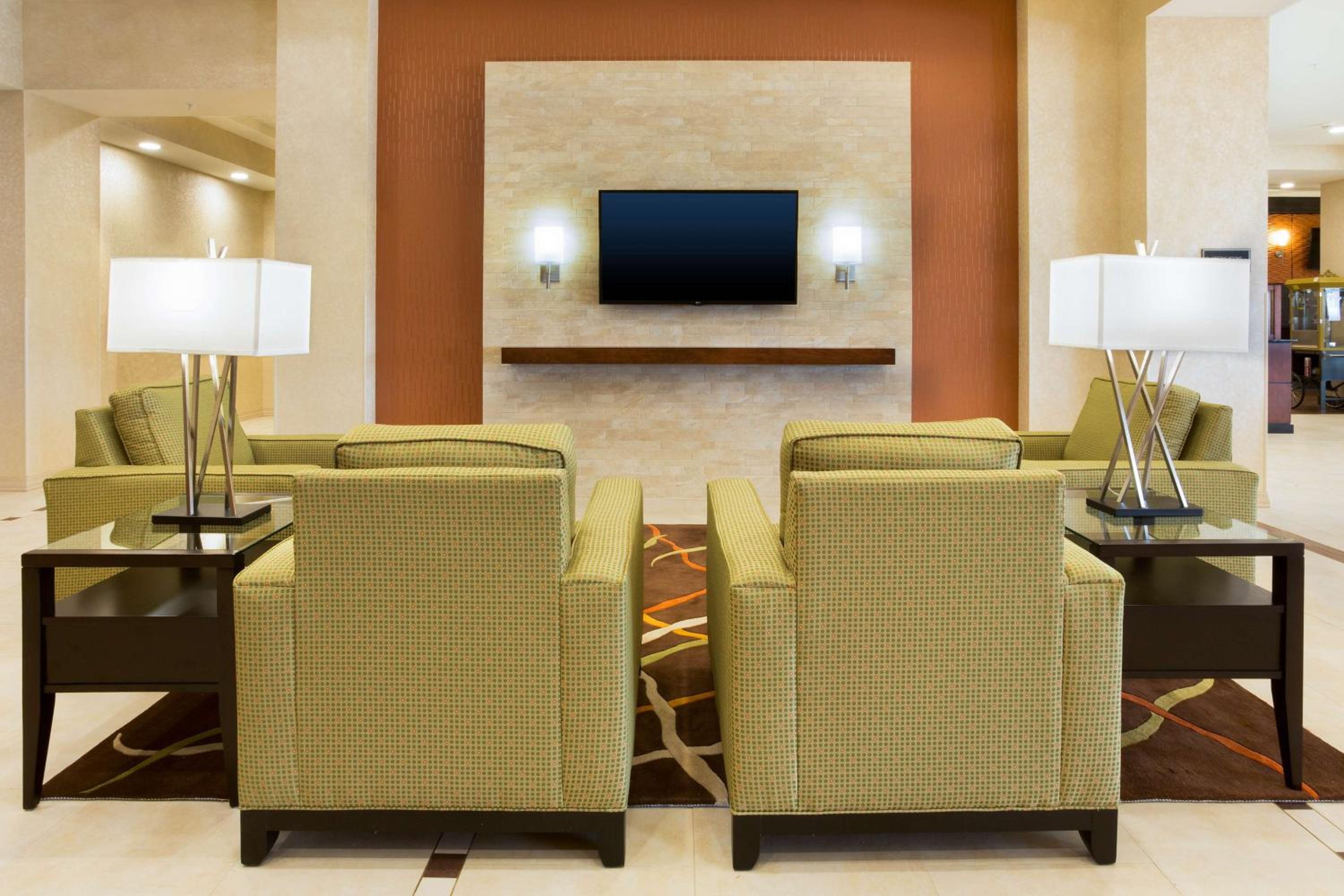 Mount Vernon Vacations - Drury Plaza Hotel Mt Vernon - Property Image 16