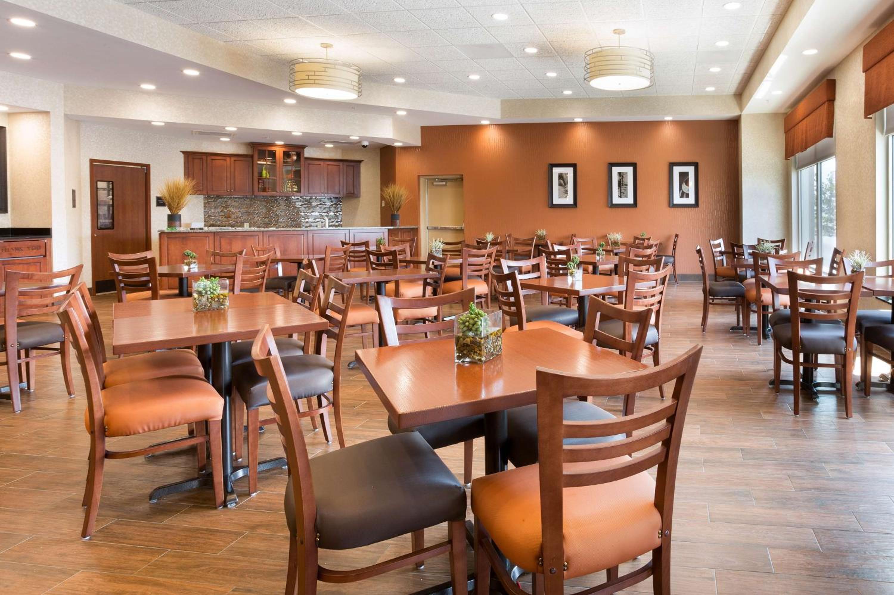 Mount Vernon Vacations - Drury Plaza Hotel Mt Vernon - Property Image 13