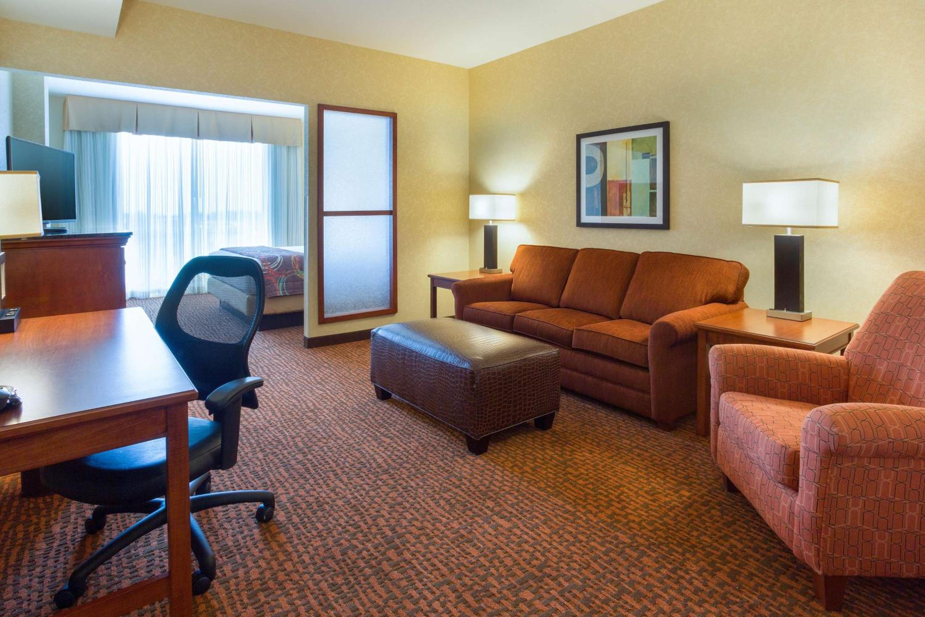 Mount Vernon Vacations - Drury Plaza Hotel Mt Vernon - Property Image 23