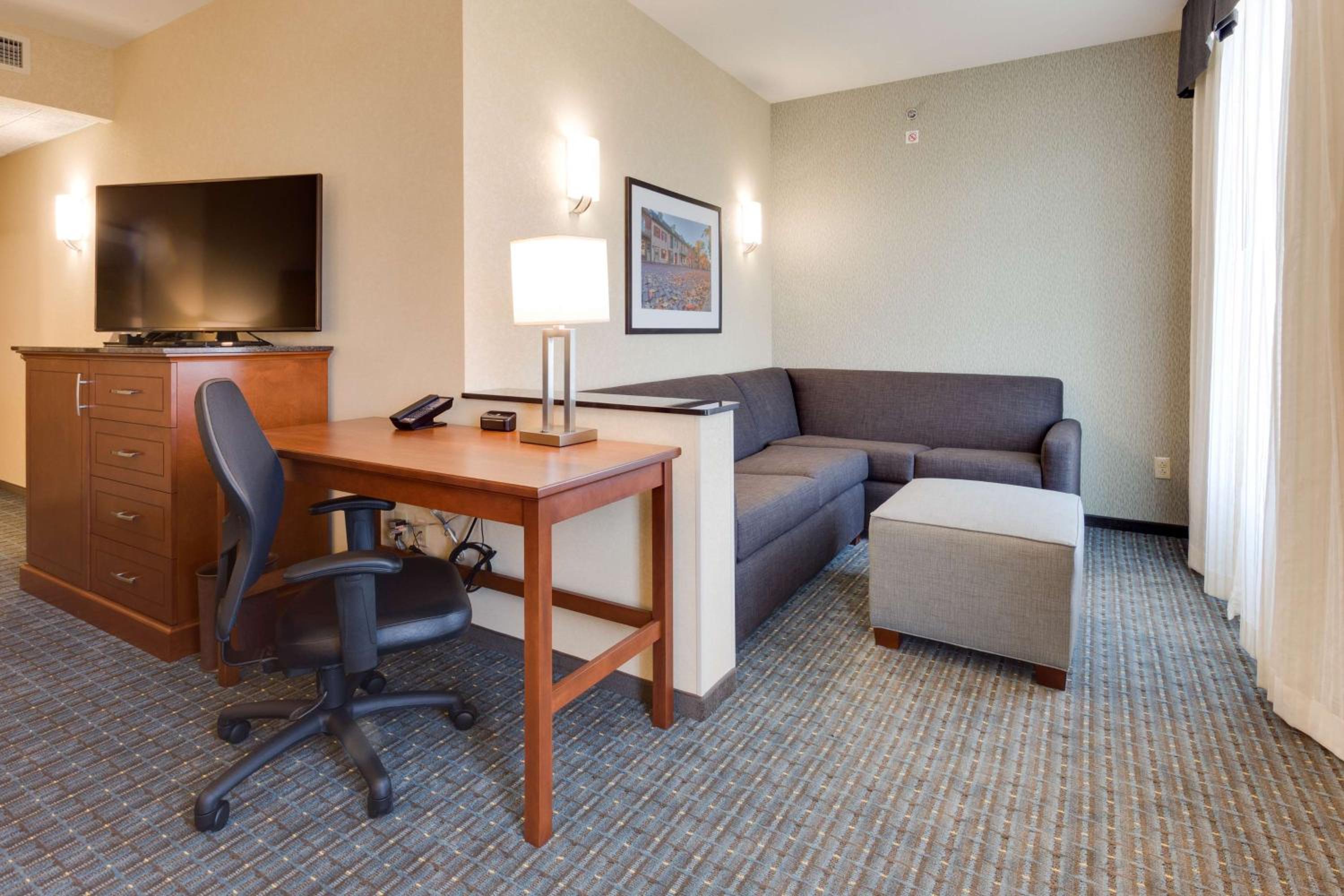 Mount Vernon Vacations - Drury Plaza Hotel Mt Vernon - Property Image 3