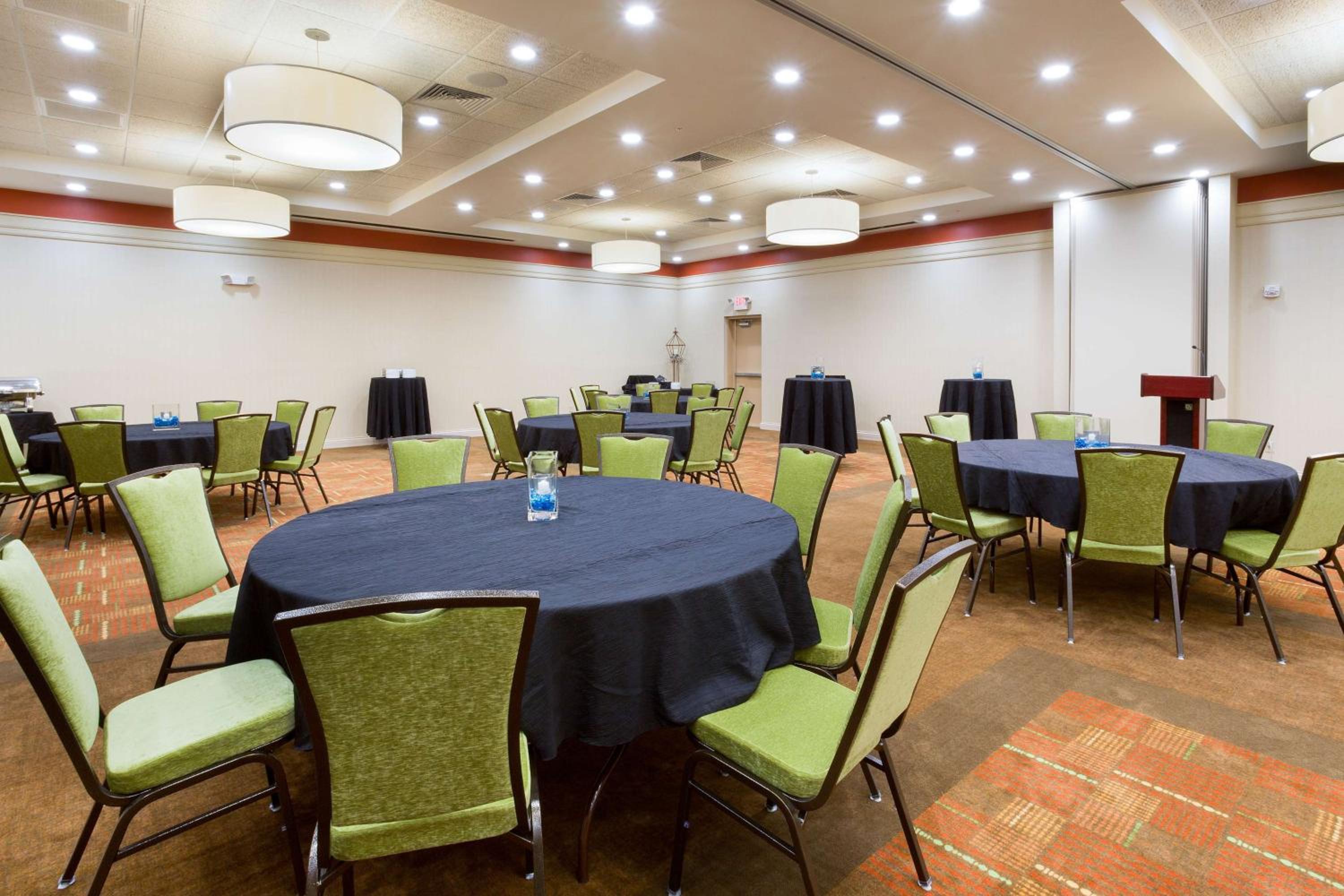 Mount Vernon Vacations - Drury Plaza Hotel Mt Vernon - Property Image 10