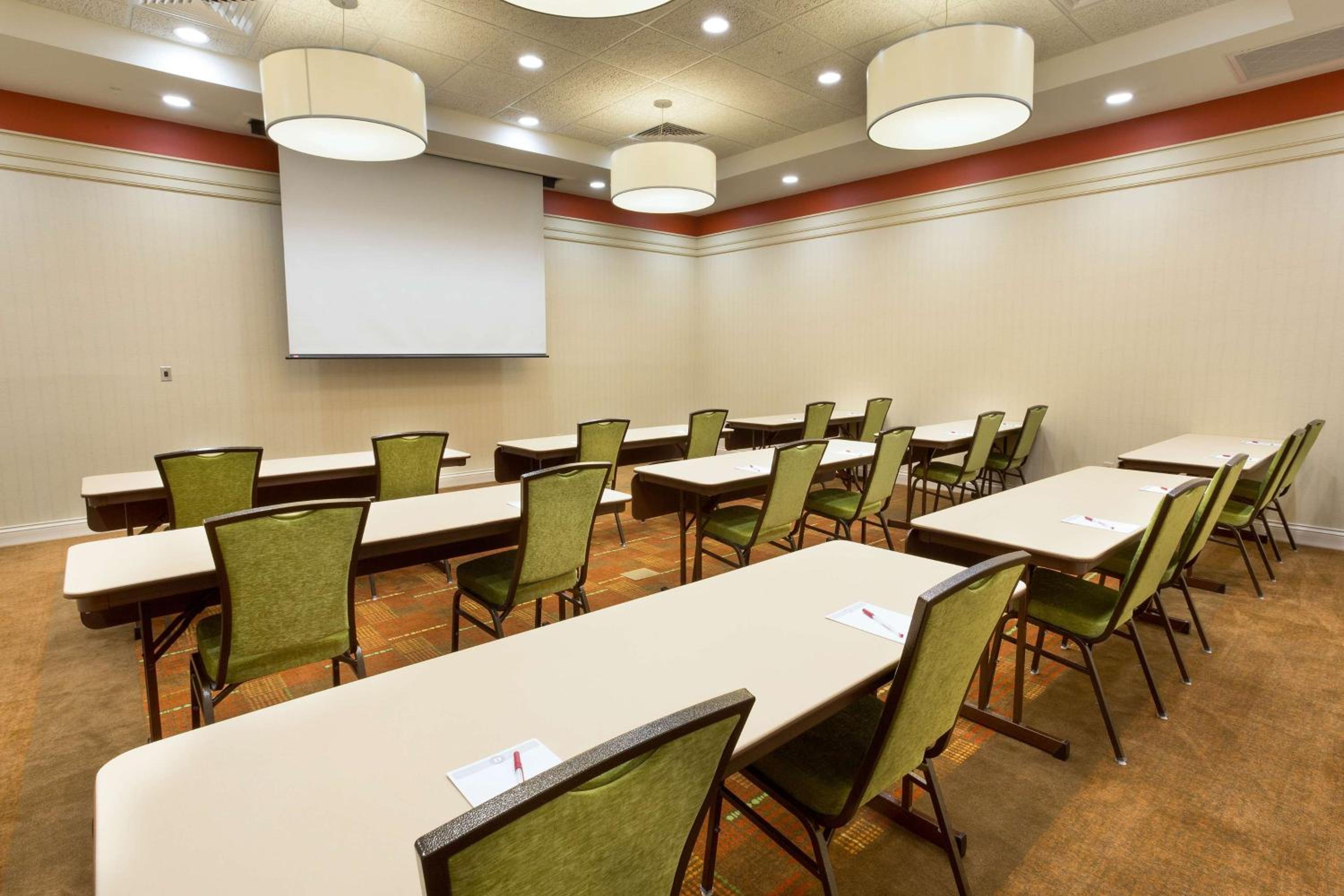 Mount Vernon Vacations - Drury Plaza Hotel Mt Vernon - Property Image 9