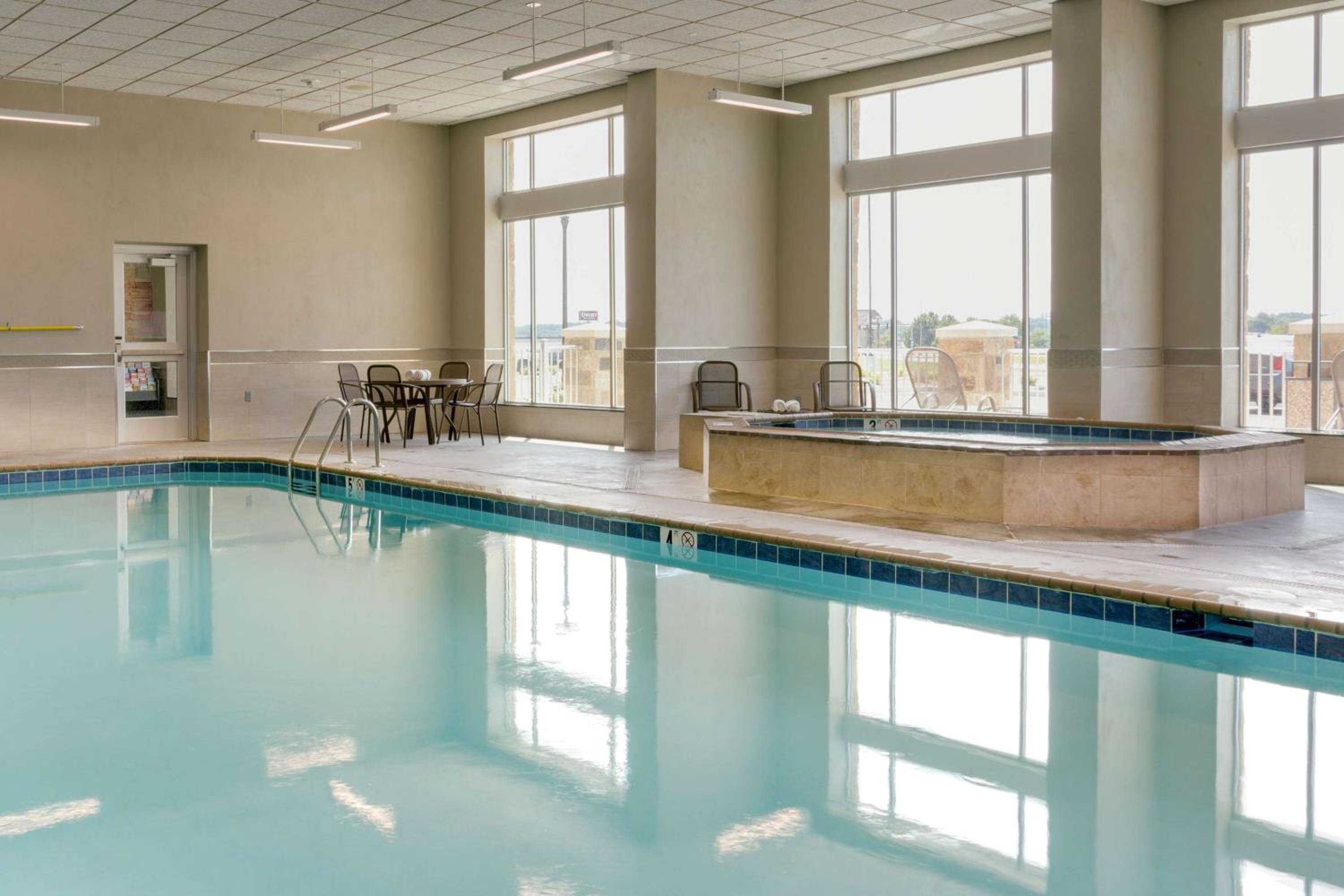 Cape Girardeau Vacations - Drury Plaza Hotel Cape Girardeau Conference Center - Property Image 11