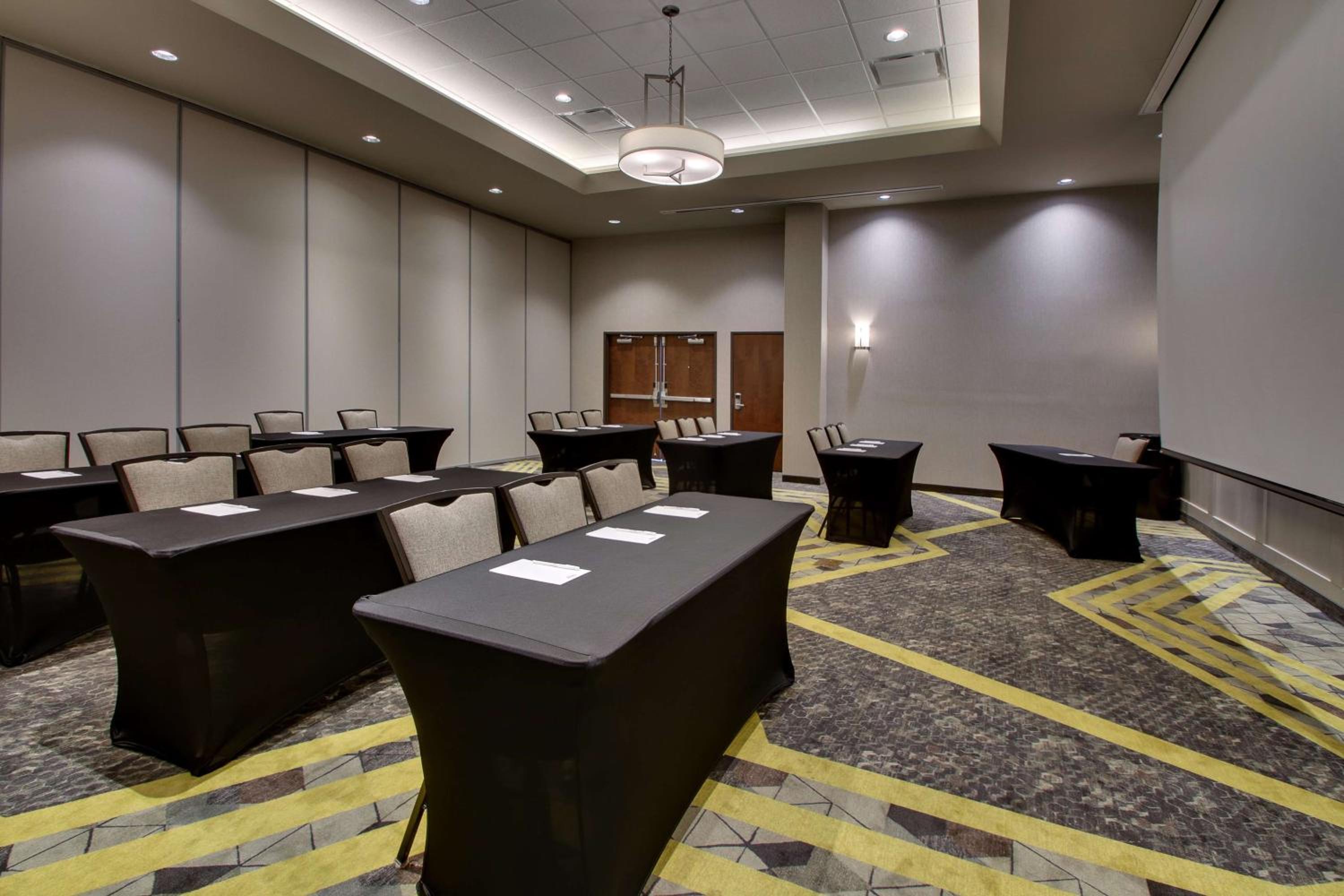 Cape Girardeau Vacations - Drury Plaza Hotel Cape Girardeau Conference Center - Property Image 3