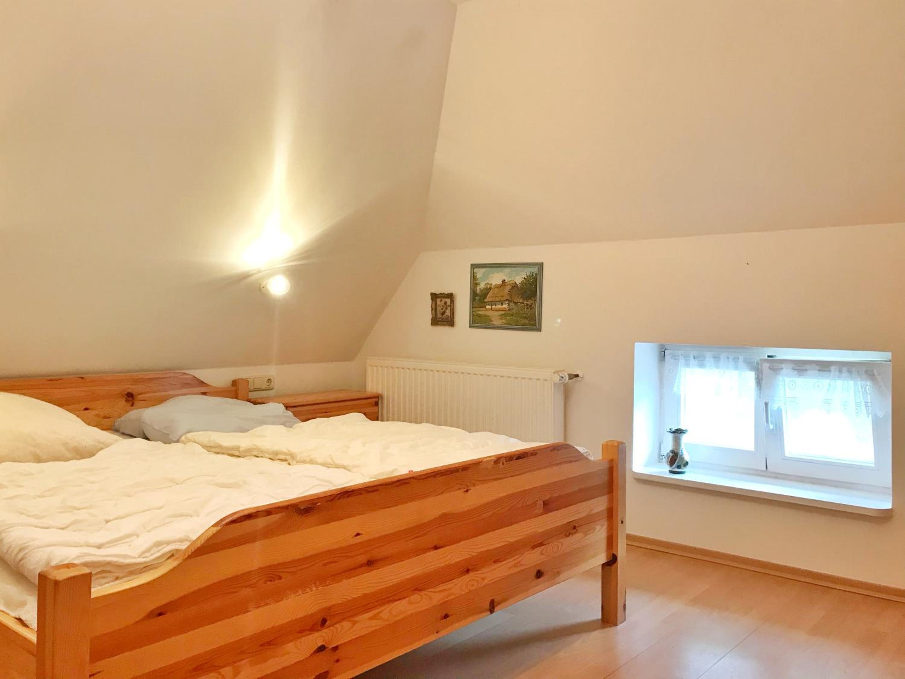 Kleine reetgedeckte Doppelhaushälfte in idyllischer Lage