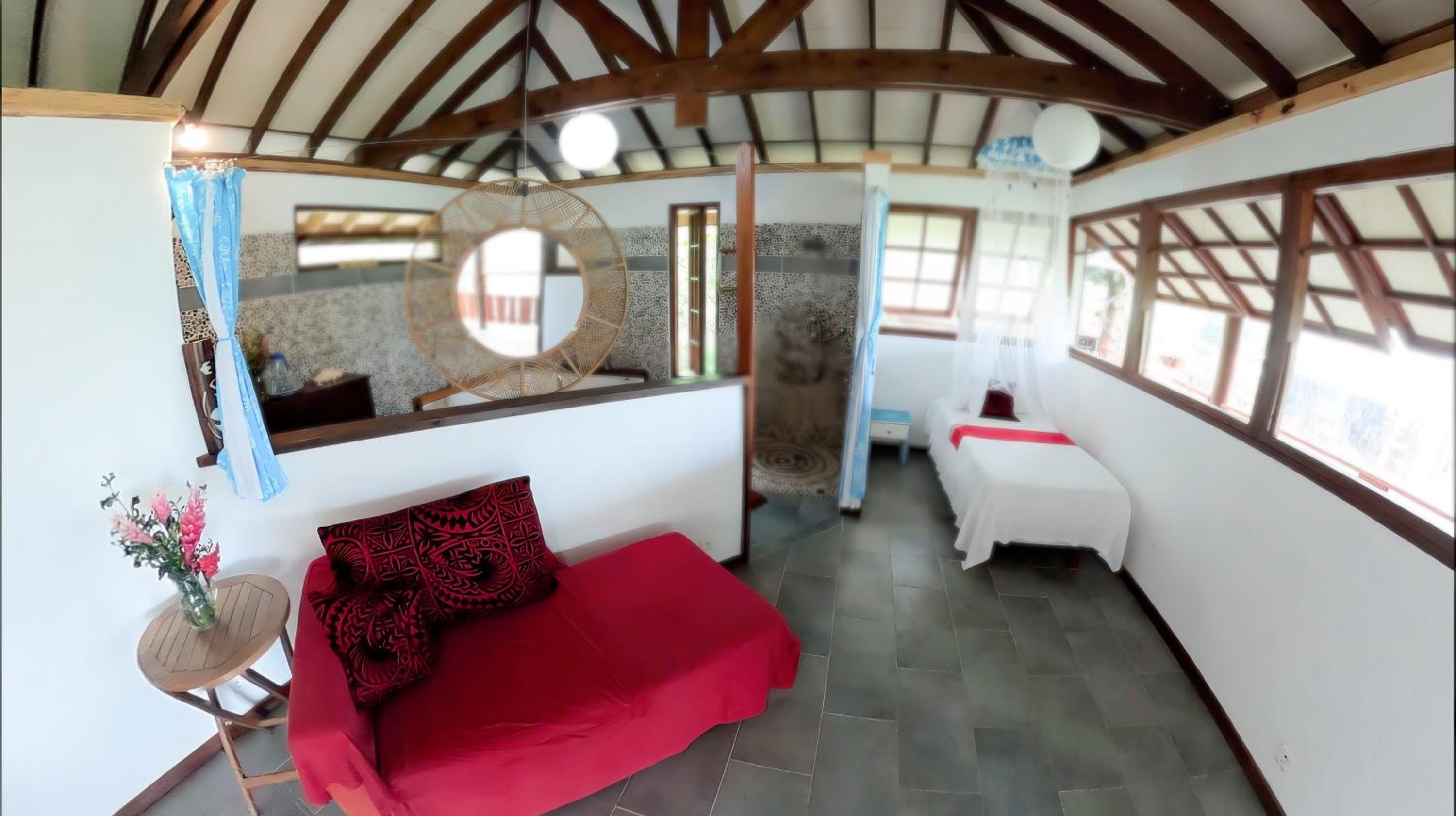 Fare Oviri Lodge