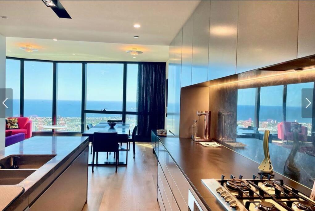 Sky High Luxury, Panoramic Views