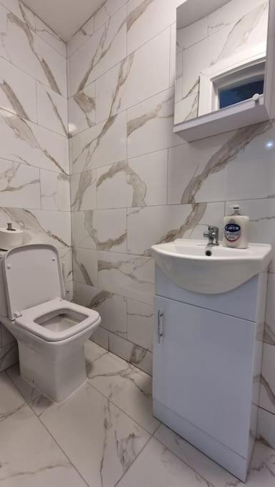 Brand new collection of studios close to Tube Station