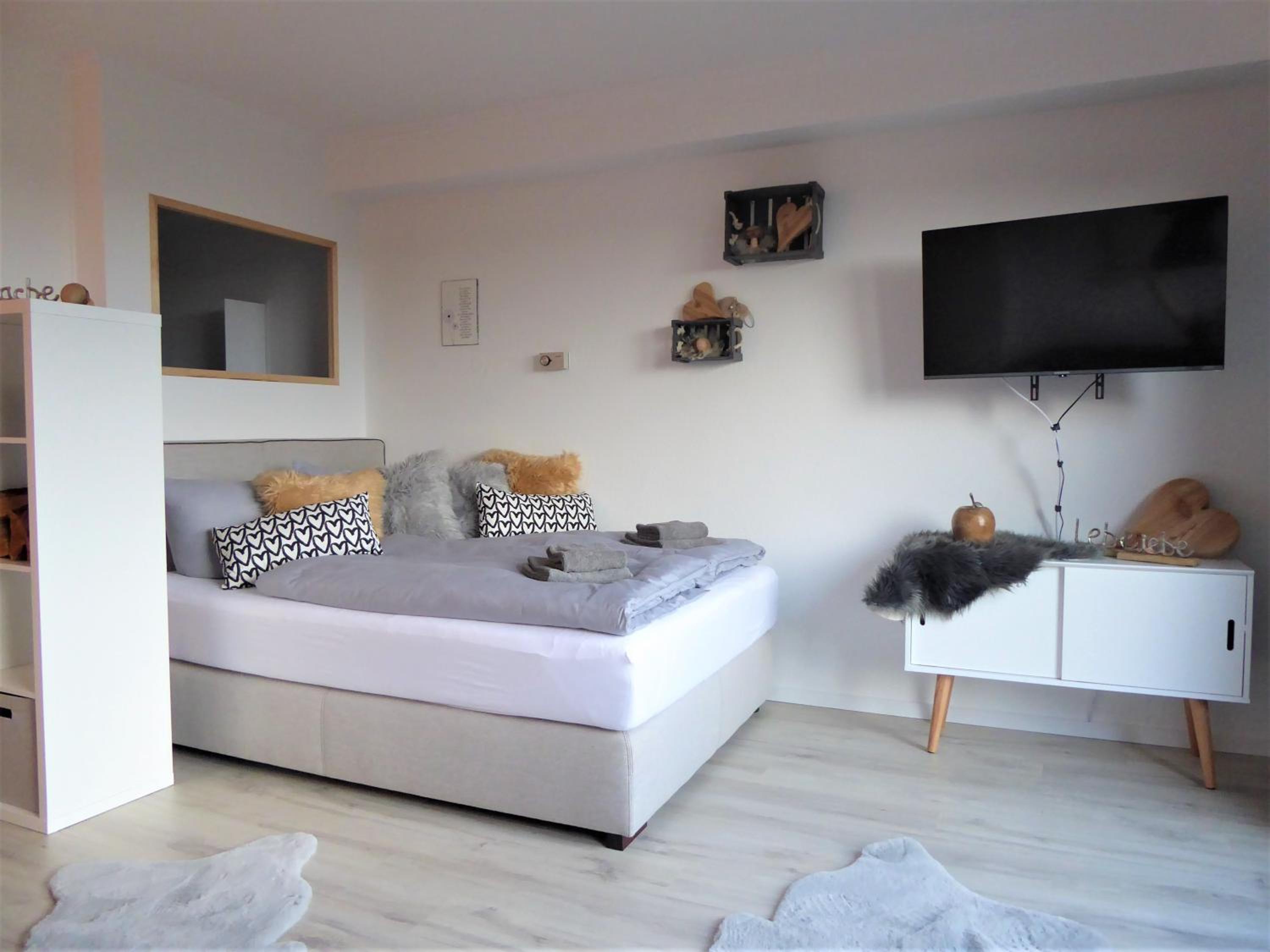 Nature Vibes Winterberg Ferienwohnung Pool Sauna Terrasse Wifi Balkon near Ski Lift view 3