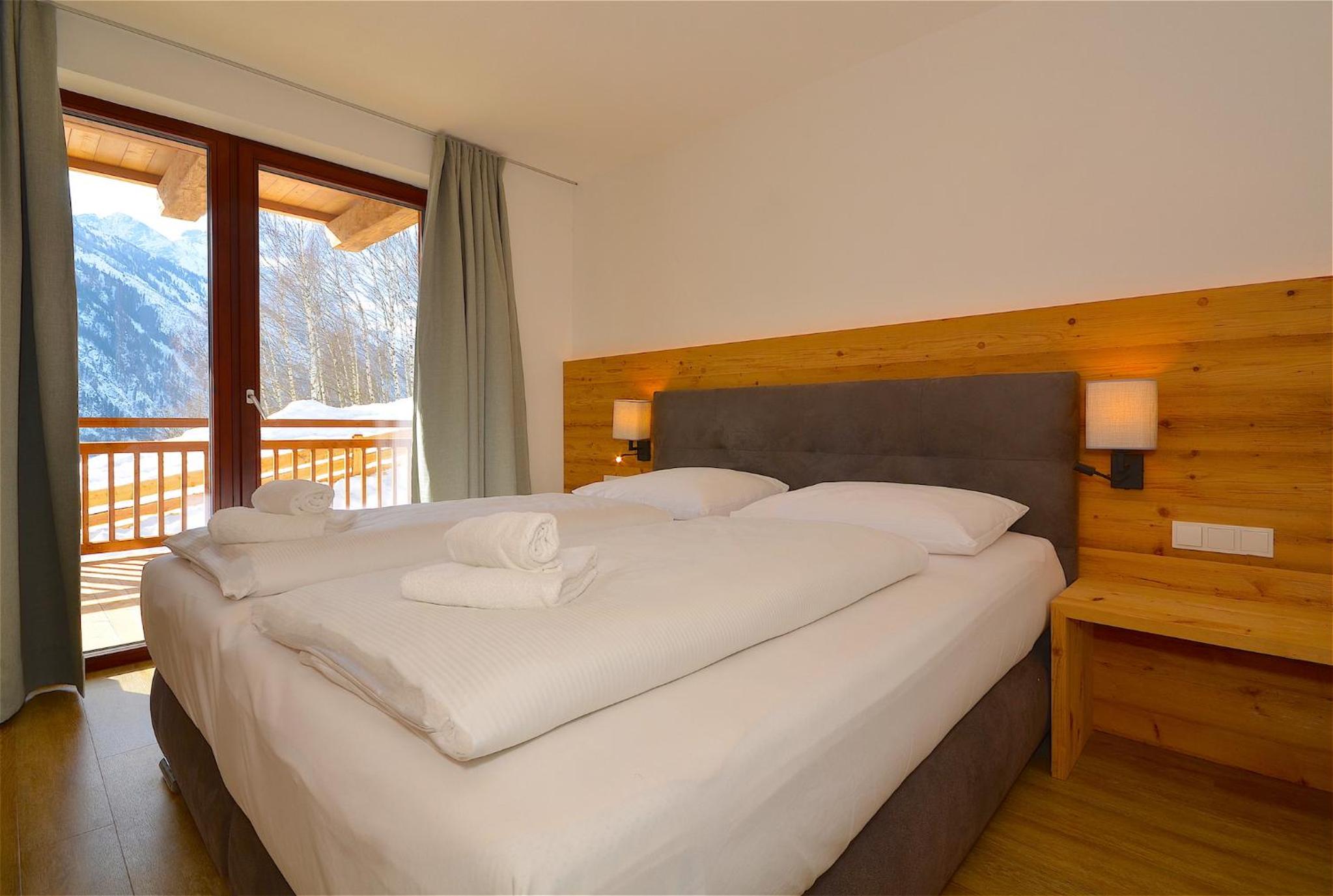 Ski-in Ski-out Chalet Maiskogel