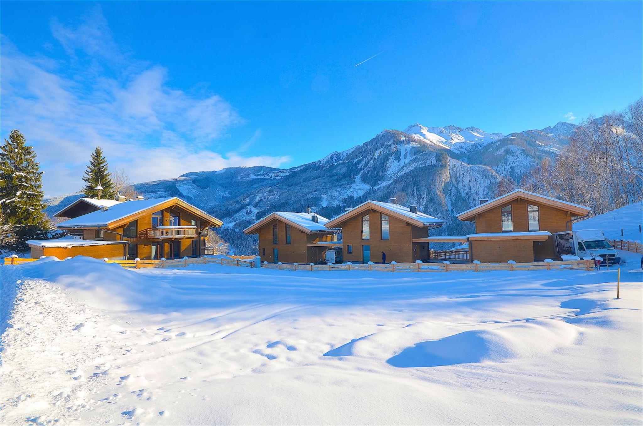 Ski-in Ski-out Chalet Maiskogel