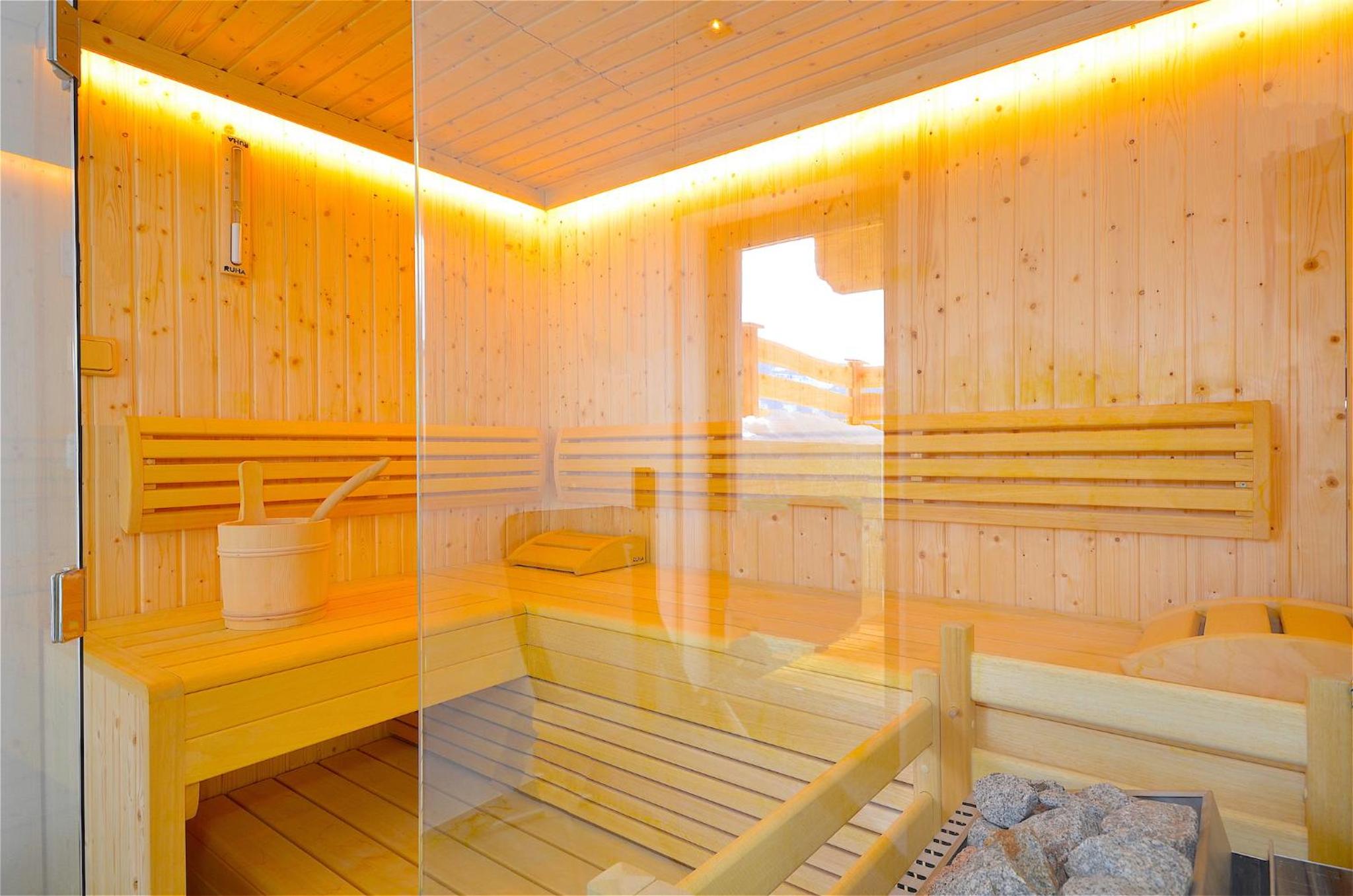 Ski-in Ski-out Chalet Maiskogel