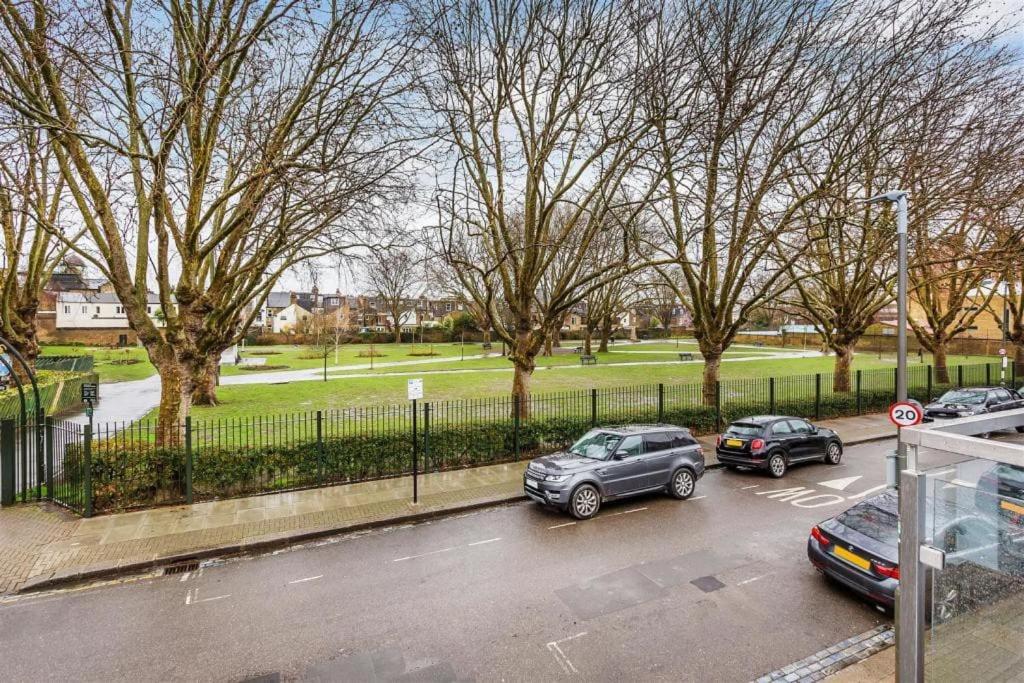 Modern Majesty 3 Bed 3 Bath House in London