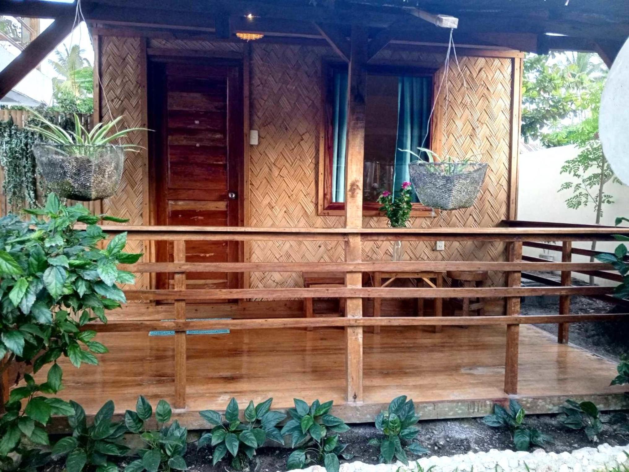 Lunazul Guesthouse