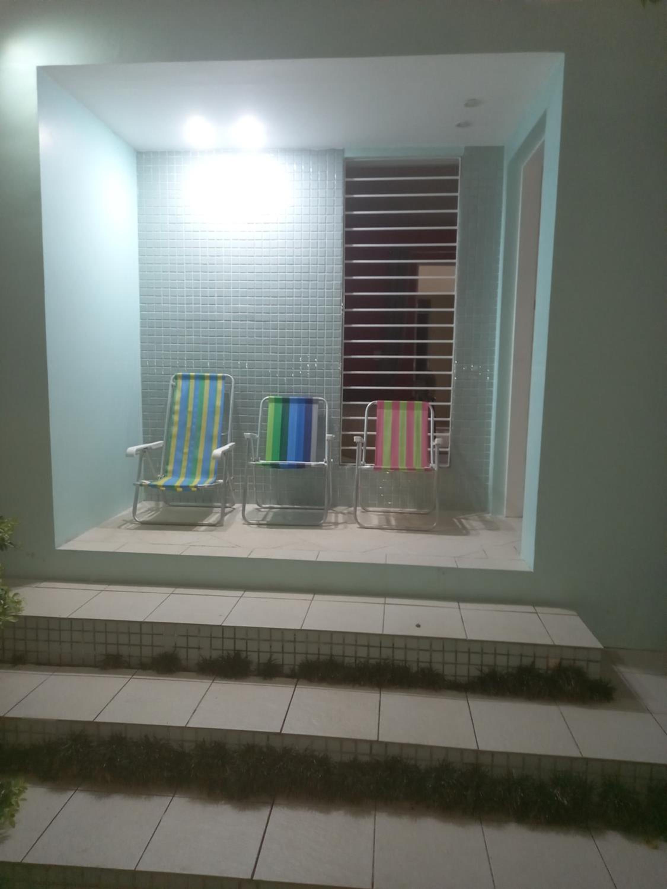 SOBRADO-BERTIOGA-Uso exclusivo para grupos de até 12 pessoas em 1 até 4 suítes