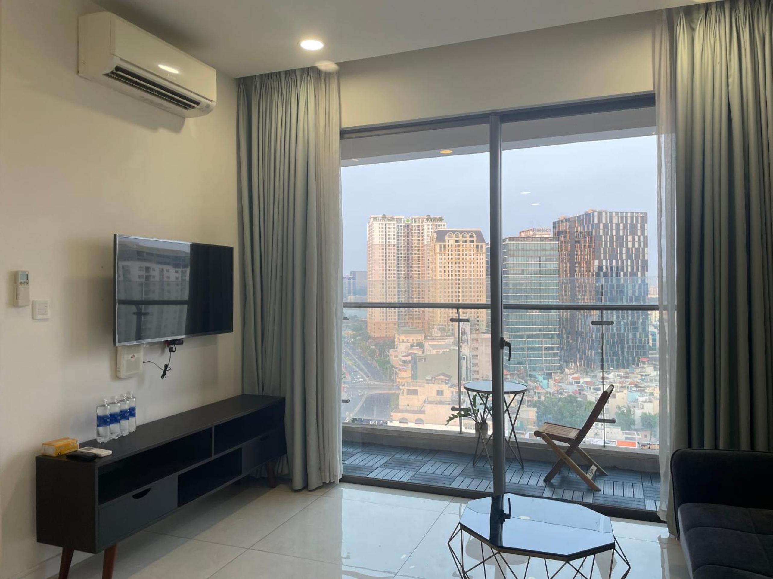 luxurious 2-bedroom apartment district 4