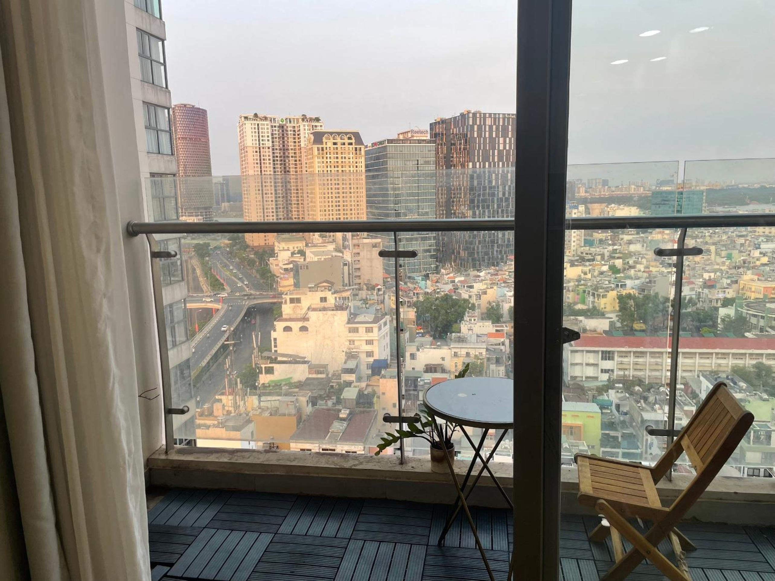 luxurious 2-bedroom apartment district 4
